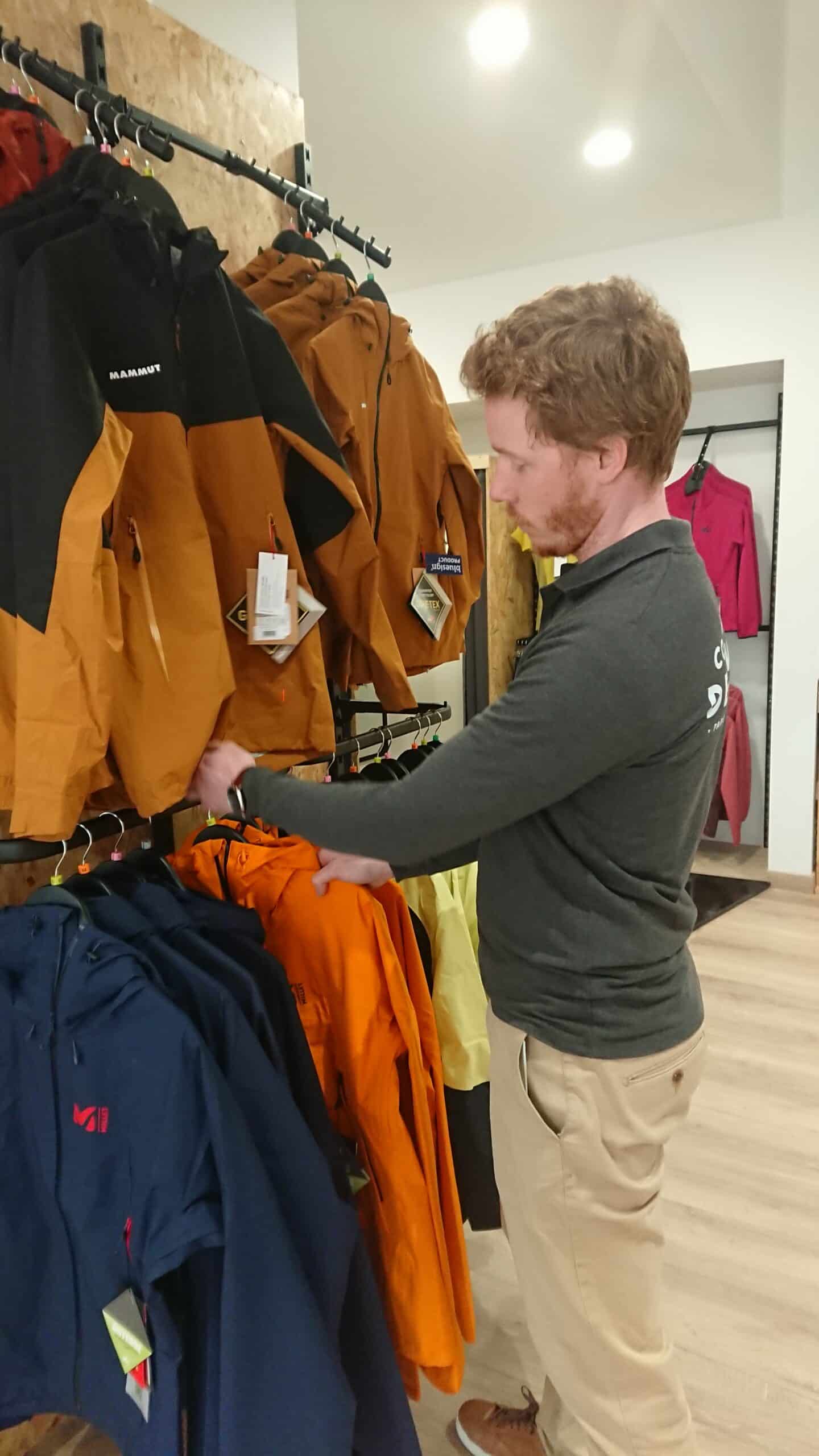 Veste technique randonnée. Compagnons des Cimes Toulouse. Magasin de randonnée